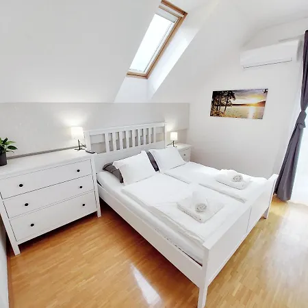 Centrally Located, With Castle View And 2 Parkings Bled Exterior photo