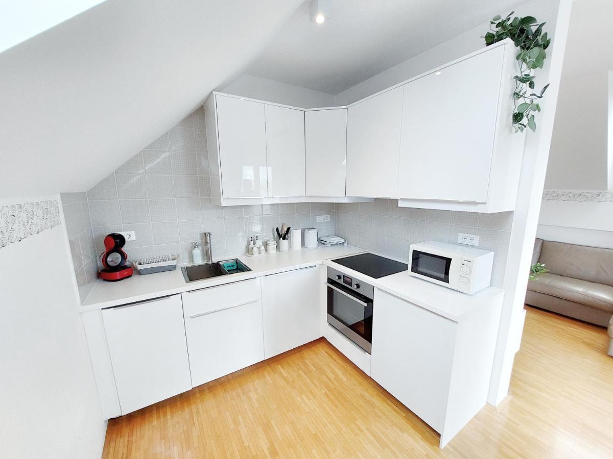Centrally Located, With Castle View And 2 Parkings Apartment