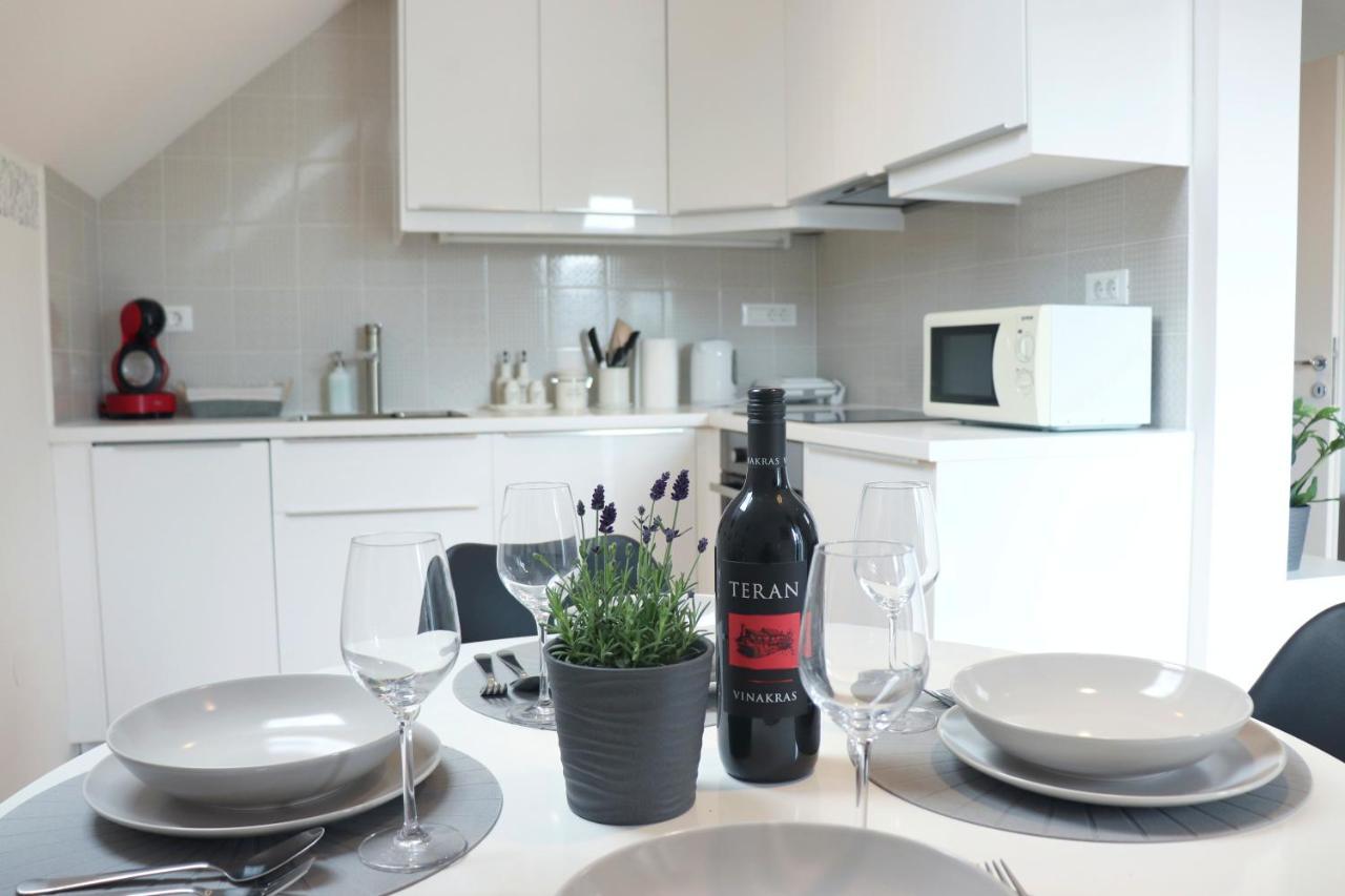 Centrally Located, With Castle View And 2 Parkings Apartment