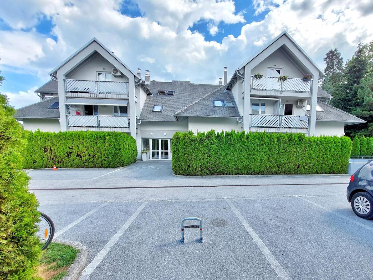Apartment Centrally Located, With Castle View And 2 Parkings *