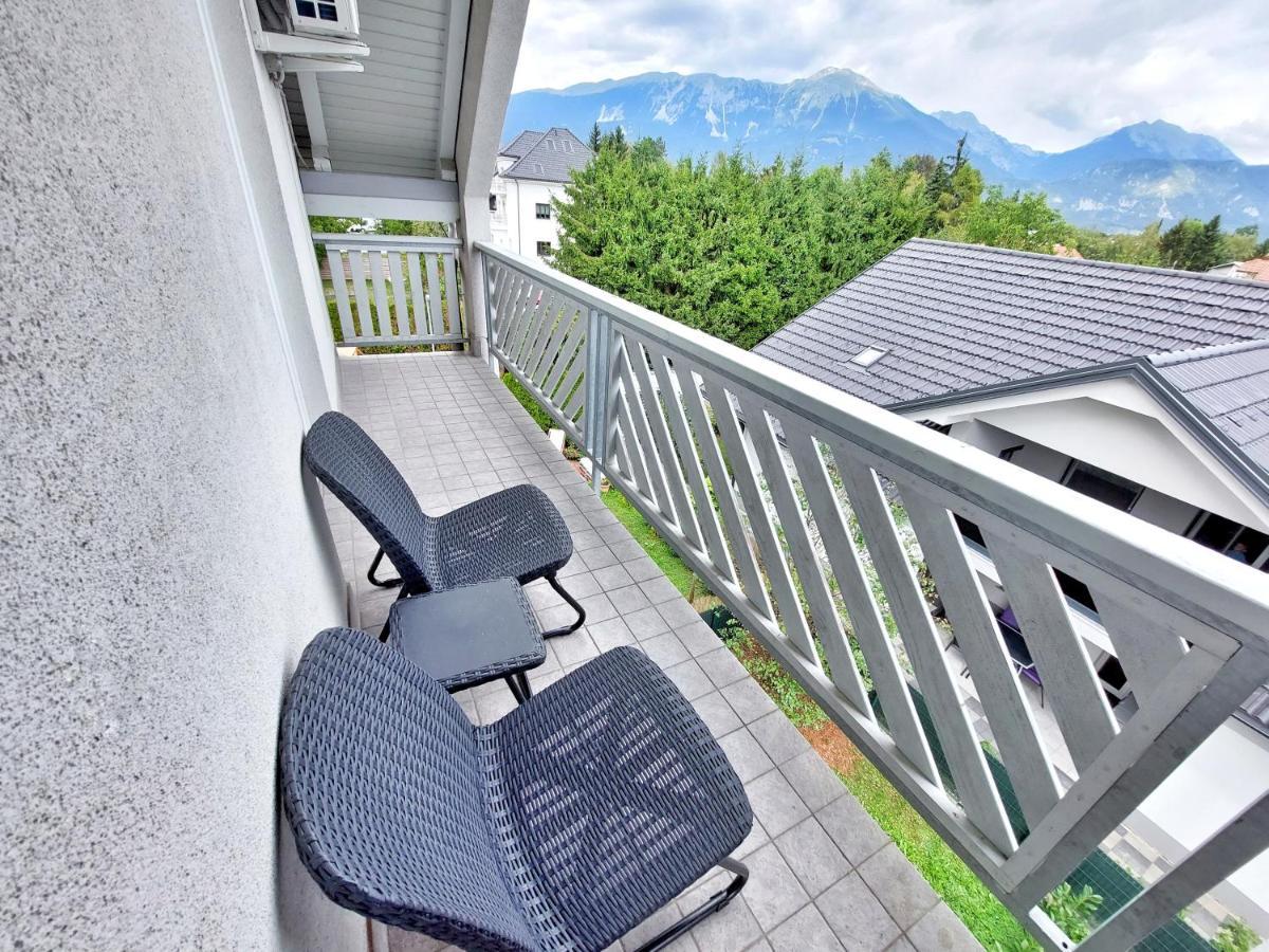 Centrally Located, With Castle View And 2 Parkings Apartment Bled