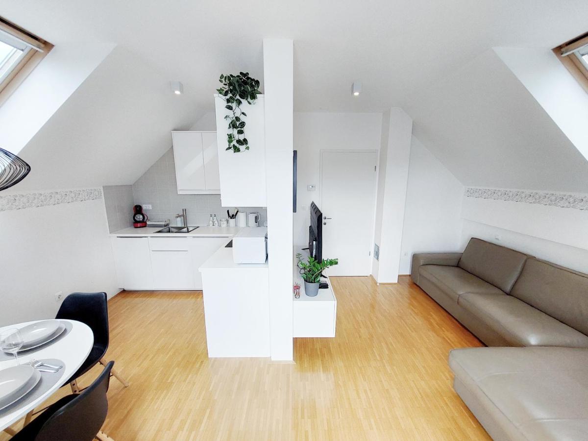 Apartment Centrally Located, With Castle View And 2 Parkings Bled