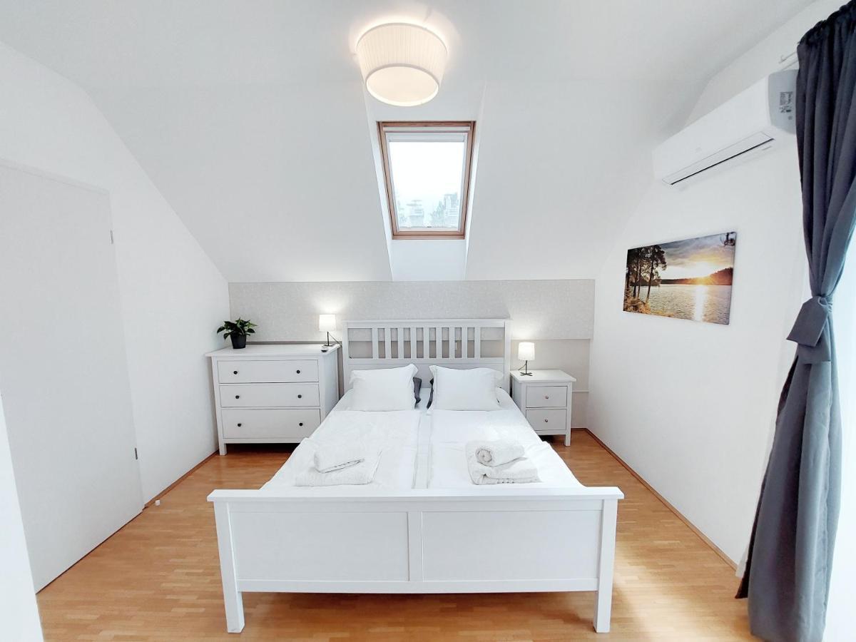 Centrally Located, With Castle View And 2 Parkings * Bled