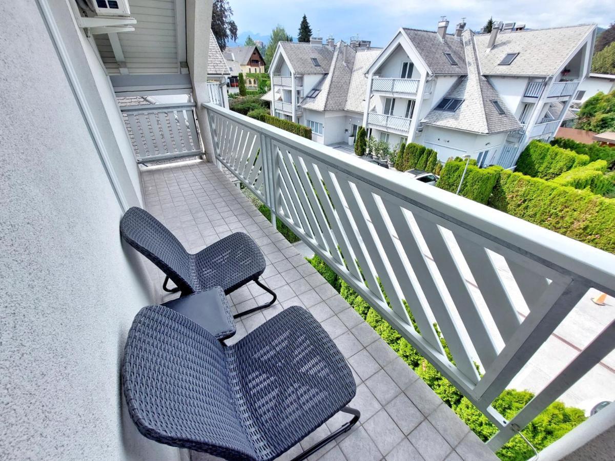 Centrally Located, With Castle View And 2 Parkings Apartment Bled