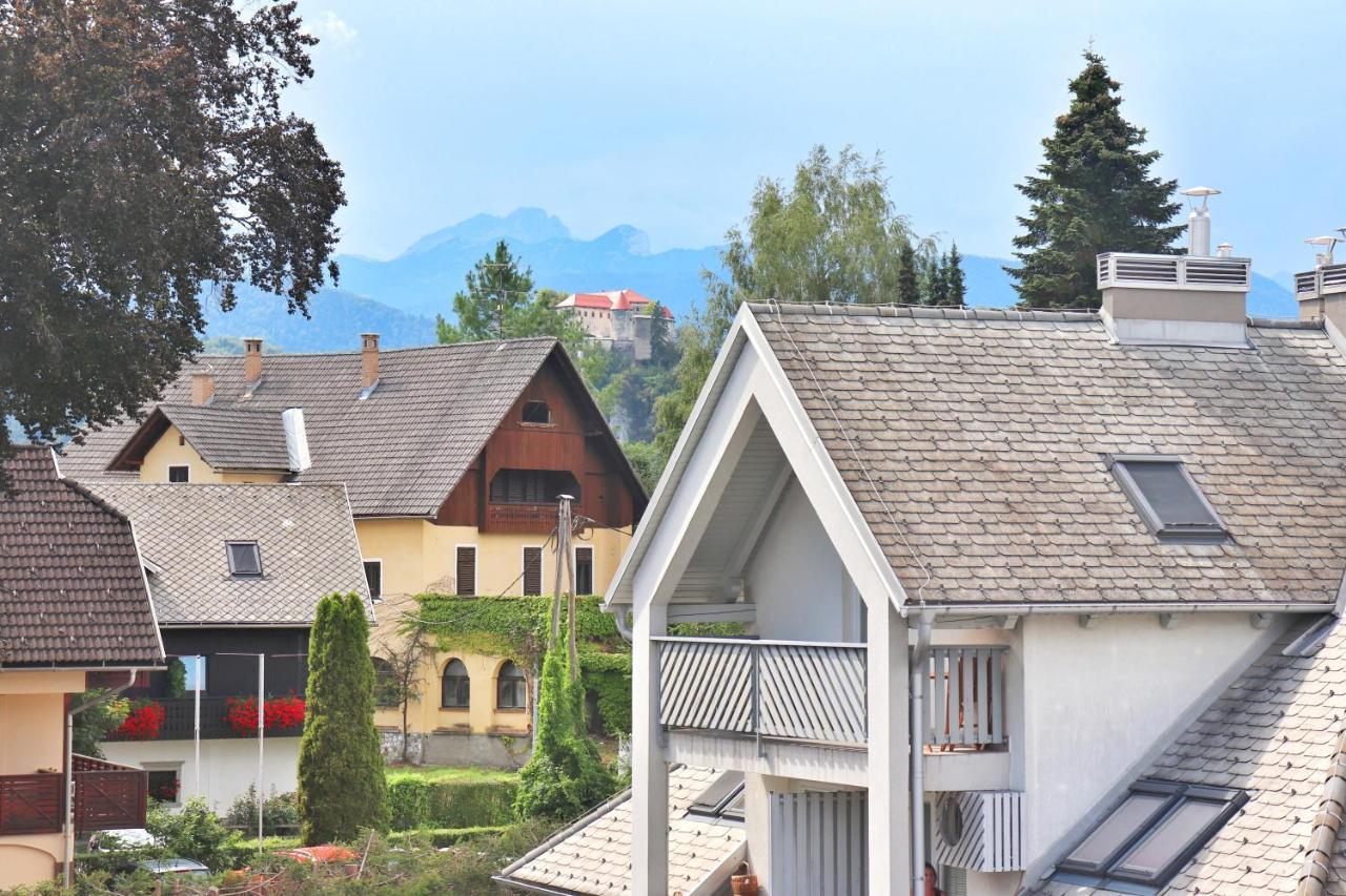 Centrally Located, With Castle View And 2 Parkings Apartment Bled