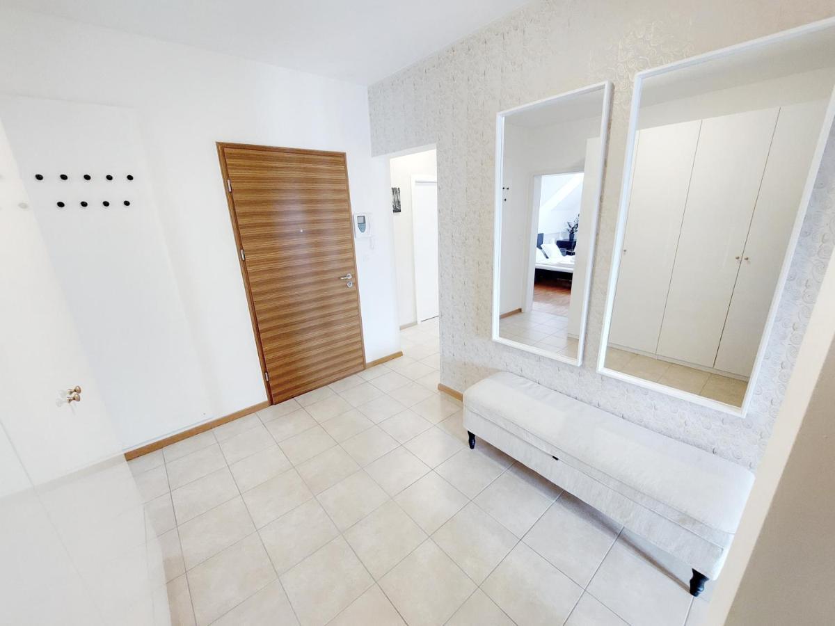 Apartment Centrally Located, With Castle View And 2 Parkings *